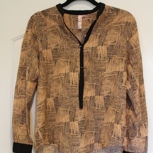 PROFESSIONAL BLOUSE WITH GOLD BUTTONS